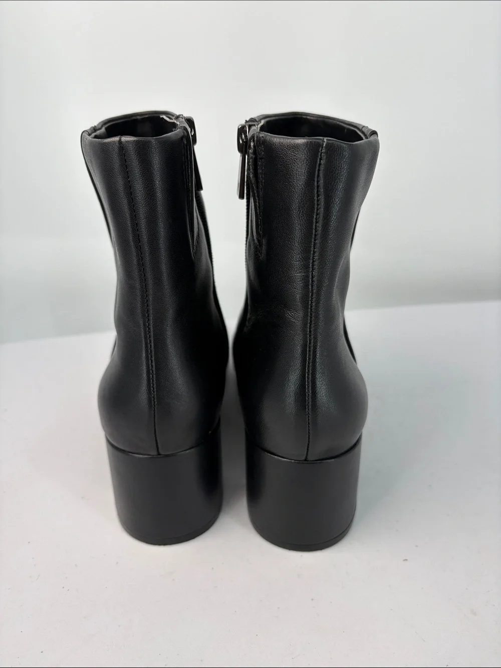 🗑️ Naturalizer River Black Leather Ankle Boots